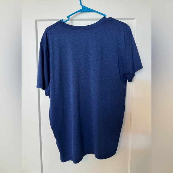 Large Nike workout shirt - Picture 2 of 2